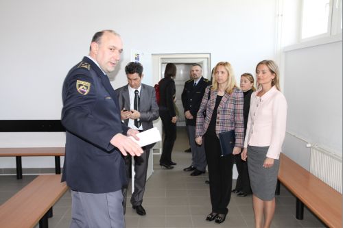 110309 ObiskMinistrice01