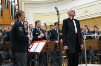 slika orkestra z gostujočim dirigentom - Johann Moesenbichler - 2006