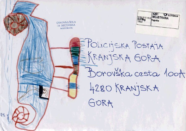 100412-OtrociSkupineGamsiZaPolicistaPPKranjskaGora