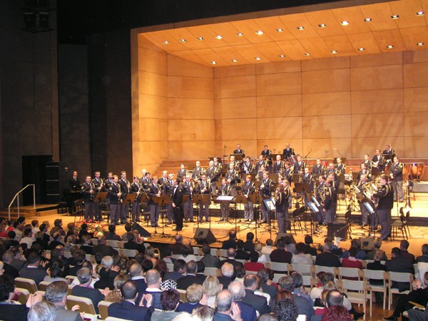 slika s tradicionalnega božično-novoletnega koncerta Policijskega orkestra, Cankarjev dom, Ljubljana 2003