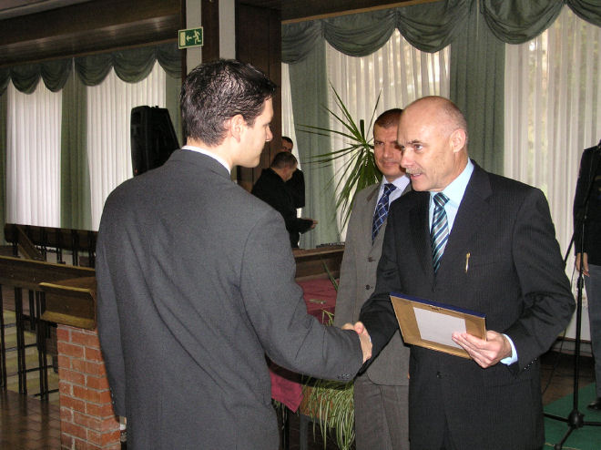 slika s podelitve priznanj dobitnikom nagrad za dobro prakso, Tacen, 2006