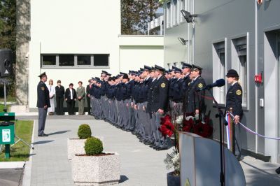 slika s protokola na slovesnosti ob odprtju nove policijske postaje, Brežice 2007