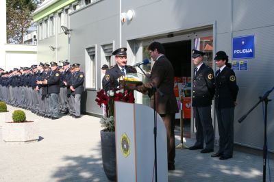 slika s slovesnosti ob odprtju nove policijske postaje, Brežice 2007