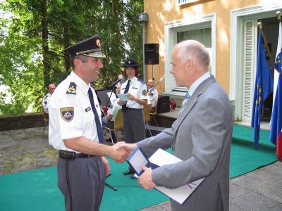 slika s podelitve priznanj ob dnevu slovenske policije, Tacen, 2007