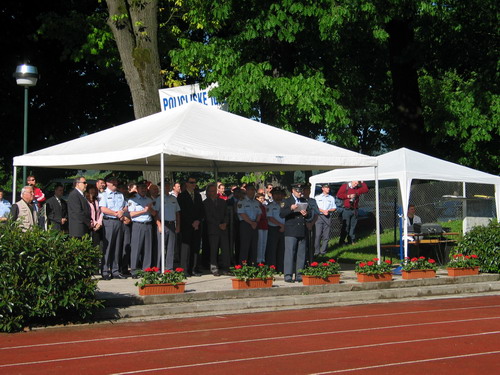 slika gostov na otvoritveni slovesnosti ob odprtju šestih policijskih iger, Tacen, 2007