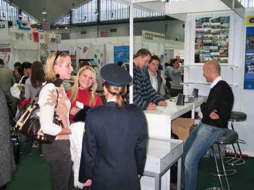 slika rastavnega prostora policije na Študentski areni, 2008 