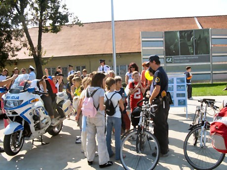 sep19-otroskiBazar08