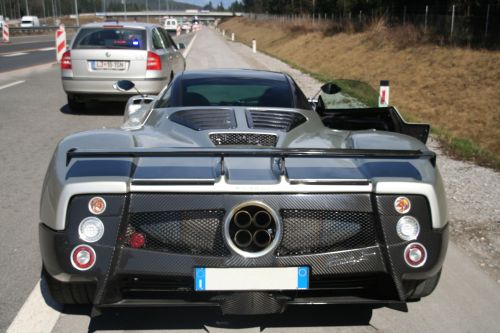 zonda zadaj