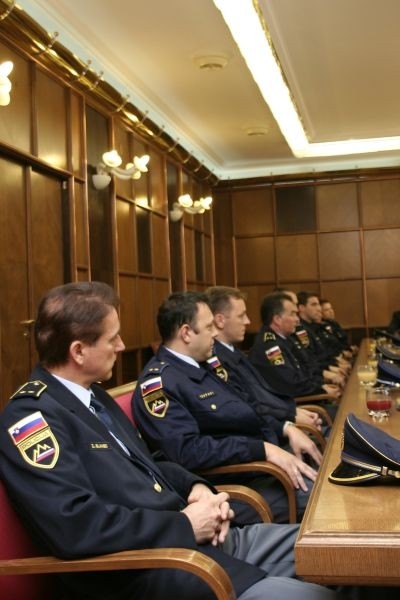 Mirovniki02