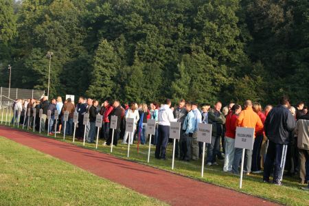 slika ekip z otvoritvene slovesnosti ob odprtju sedmih policijskih iger, Tacen, 2008