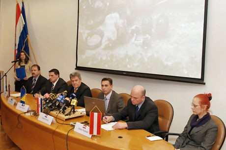 090402 NK IlegalniPrehodi03