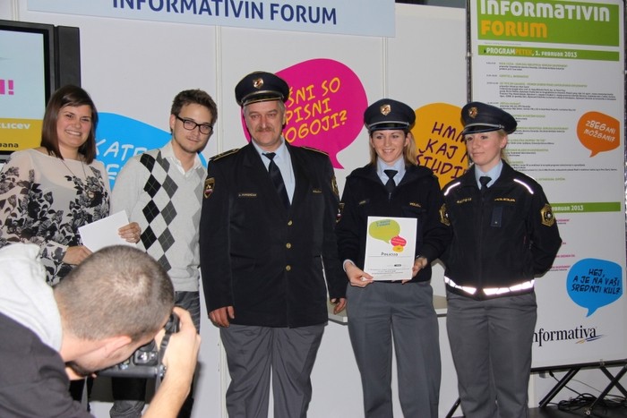 slika z razstavnega prostora policije na Informativi - 3. mesto, 2013
