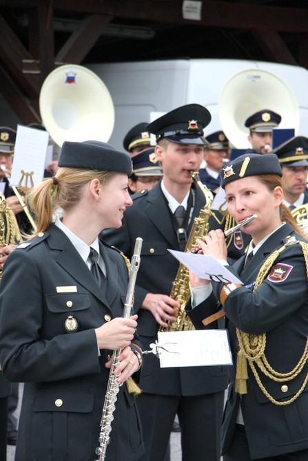 slika z vaje pred nastopom obeh orkestrov, Ljubljana, 2013