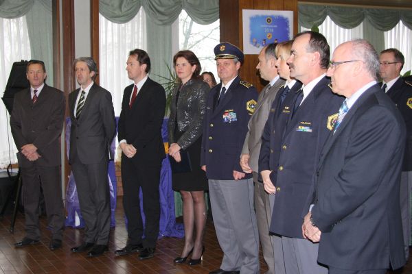 slika udeležencev prazničnega srečanja, Tacen, 2013