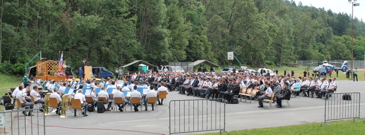 Policija s predanim delom v nezavidljivih pogojih še vedno dokazuje, da je skoraj nemogoče vendarle še možno