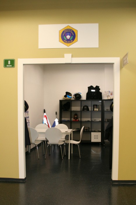IMG004
