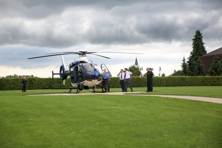 slika policijskega helikopterja