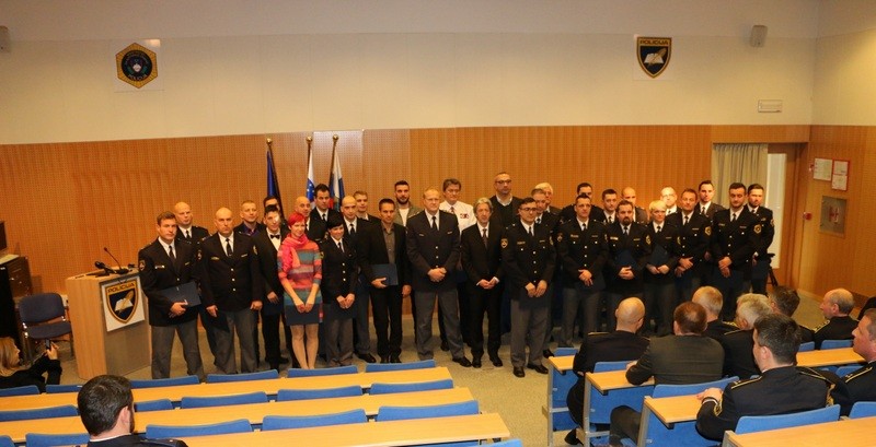 skupinska slika prejemnikov medalj in priznanj