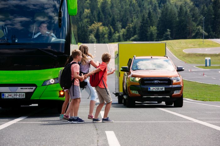 AMZS otroci avtobusni prevoz FotoPolonaAvanzo3