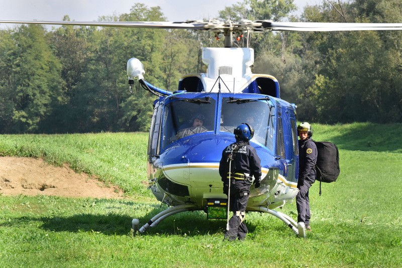 Policijski helikopter