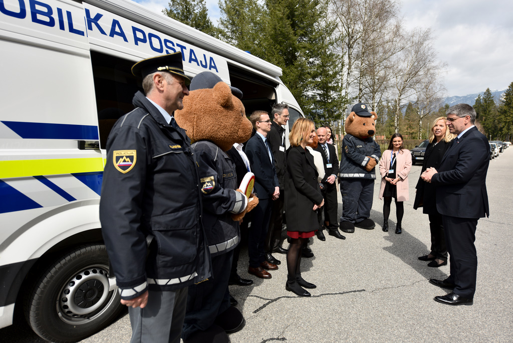 mobilna policijska postaja