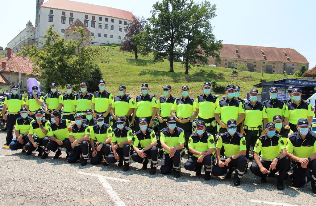 Foto PU Maribor dirka Po Sloveniji 2021 policisti