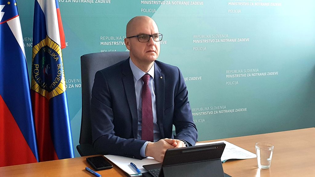 slika pomočnika generalnega direktorja policije Jože Senica, ki se je udeležil videokonferenčne okrogle mize o nasilju v družini