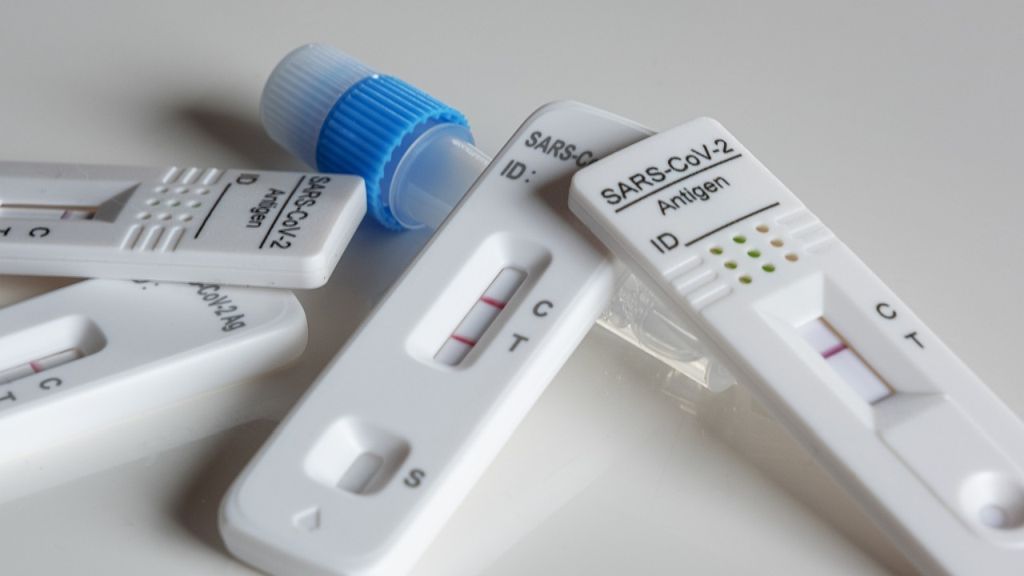 Hitri antingenski testi za diagnostiko covida-19