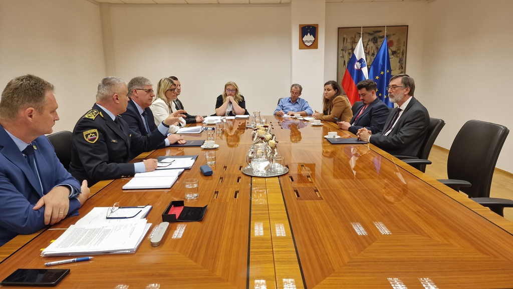 Sestanek ministra Bostjana Poklukarja in dr. Darja Felde