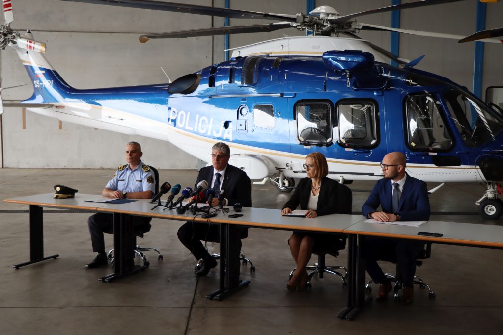 Novinarska konferenca. Z leve: mag. Senad Jušić, Boštjan Poklukar, dr. Valentina Prevolnik Rupel in Denis Kordež