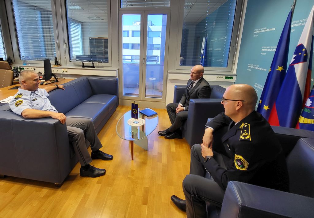 delovni sestanek pred napotitvijo