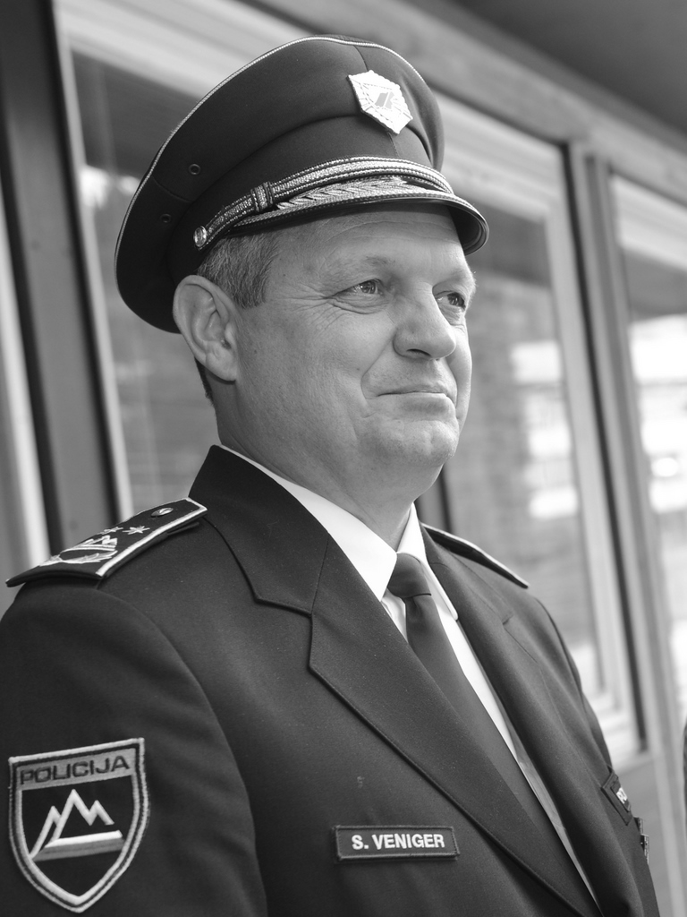 Stanislav Veniger v policijski uniformi, črnobela portretna fotografija