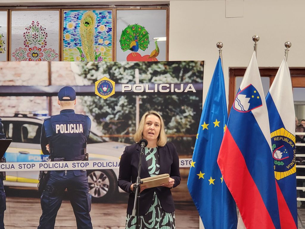 Helga Dobrin med govorom