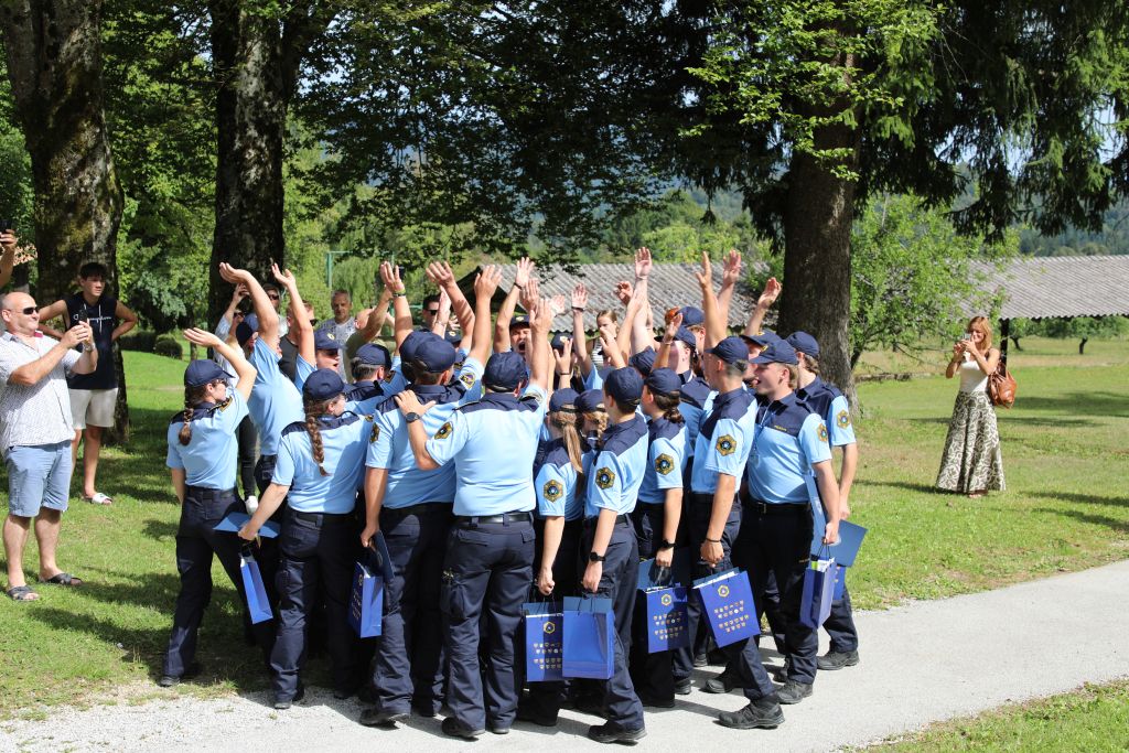 Participants cheer happily 