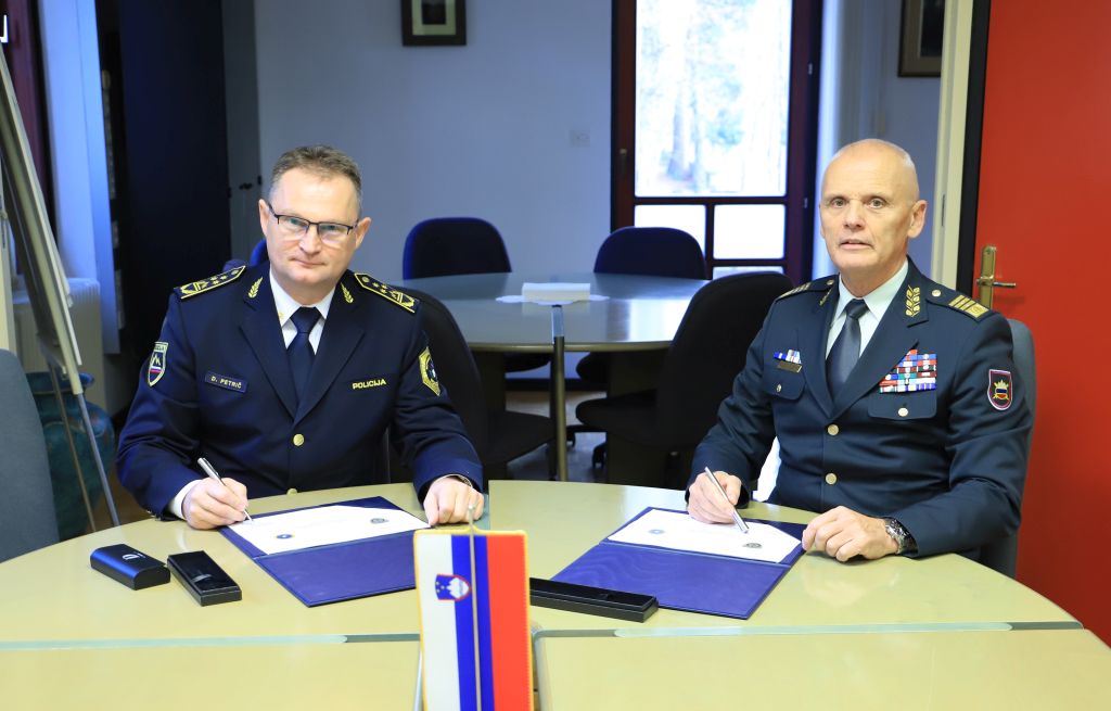 Petrič in Glavaš podpisujeta načrt sodelovanja