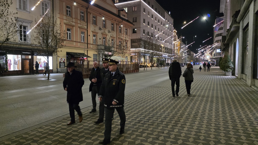 Minister in generalni direktor policije v prestolnici