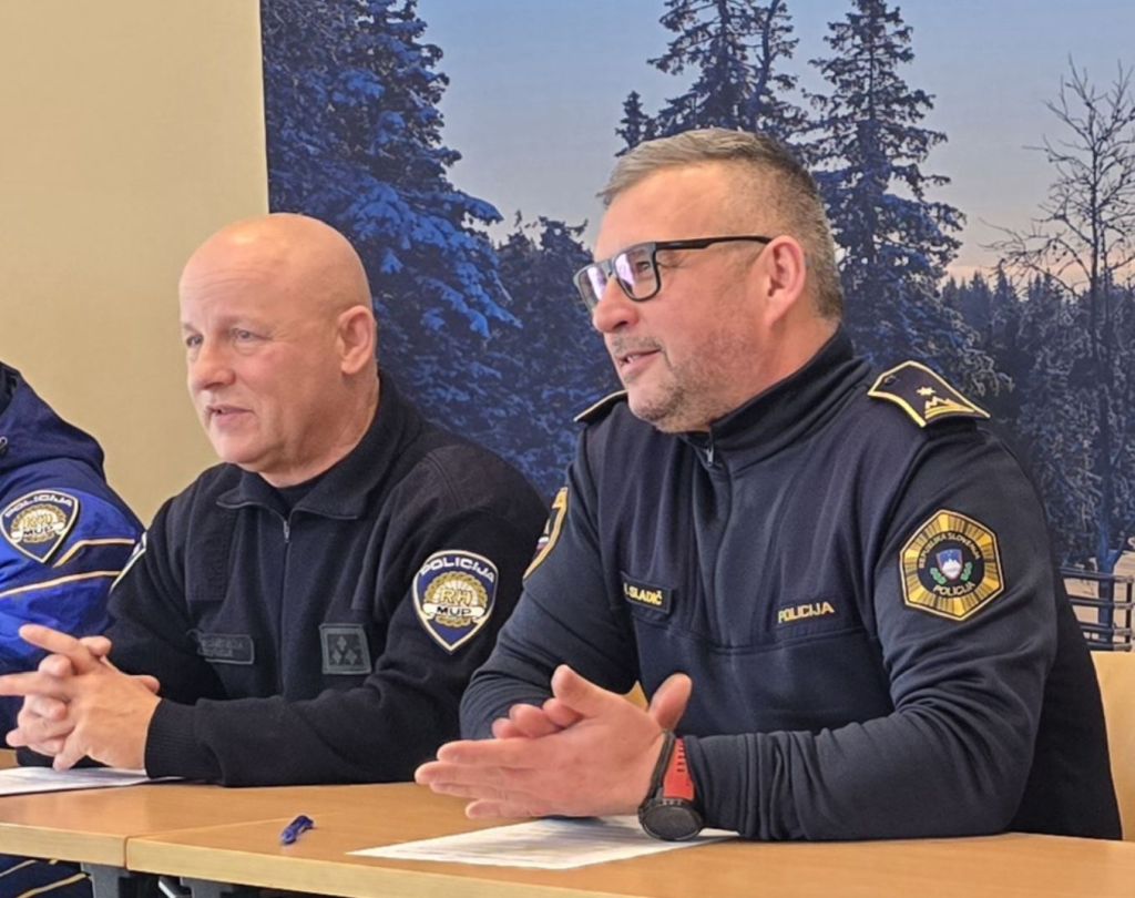 Na sliki z leve sedita Alojz Sladič in Anđelko Antolić