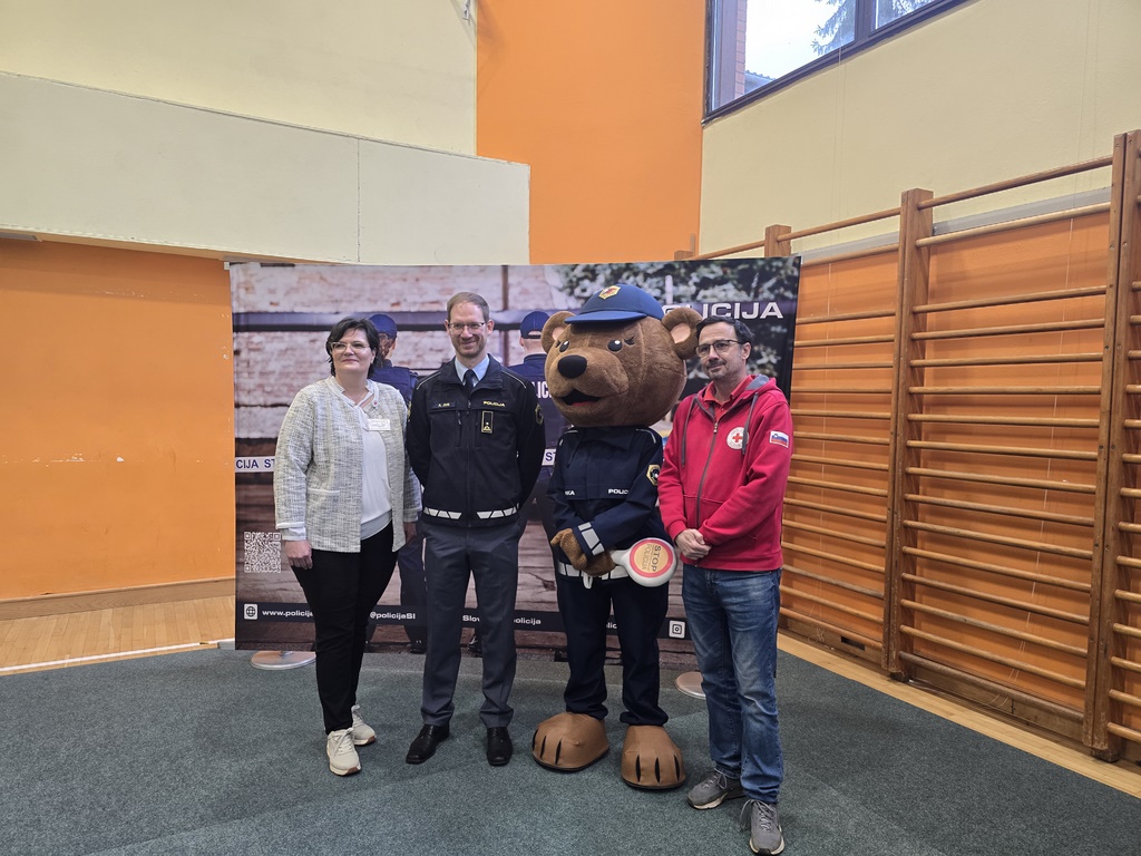 Polonca Mali, Andrej Jug, policijska maskota Pika in Boštjan Novak