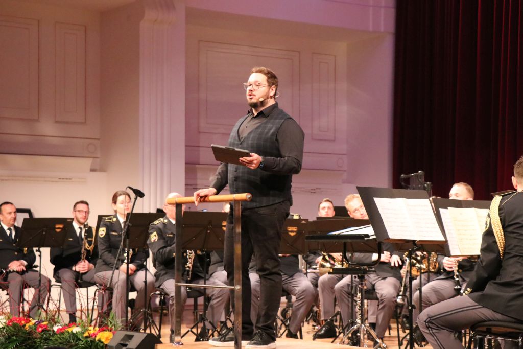 Komik Sašo Stare med povezovanjem prireditve