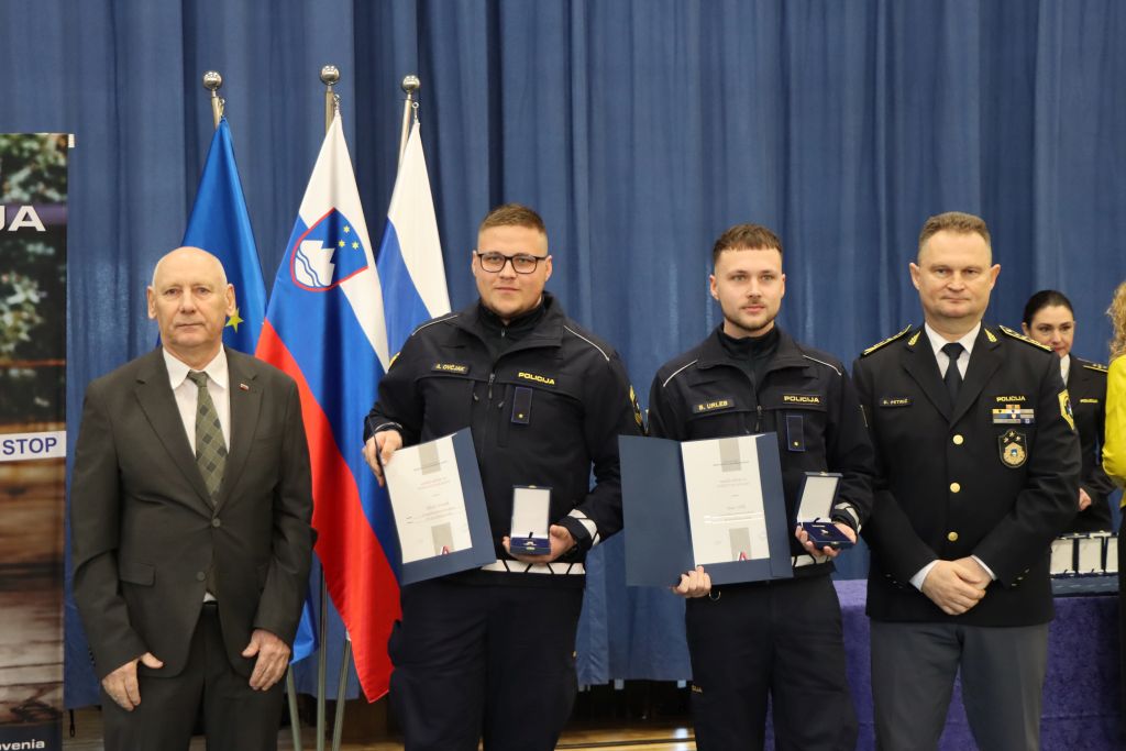 Aljaž Ovčjak in Bine Urleb, prejemnika medalje za požrtvovalnost