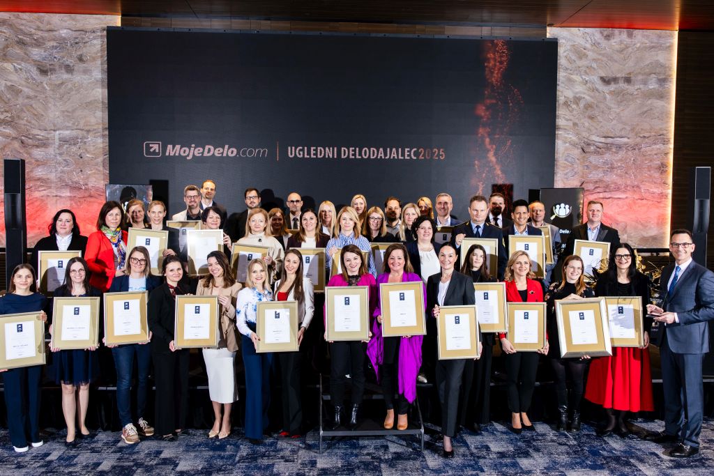 Skupinska slika prejemikov priznanja iz različnih kategorij