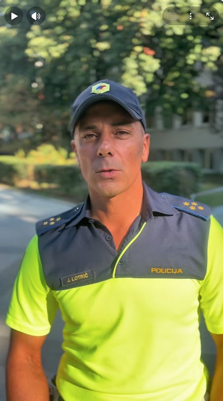 Video ob začetku šolskega leta (zajem zaslona), na sliki policist daje izjavo