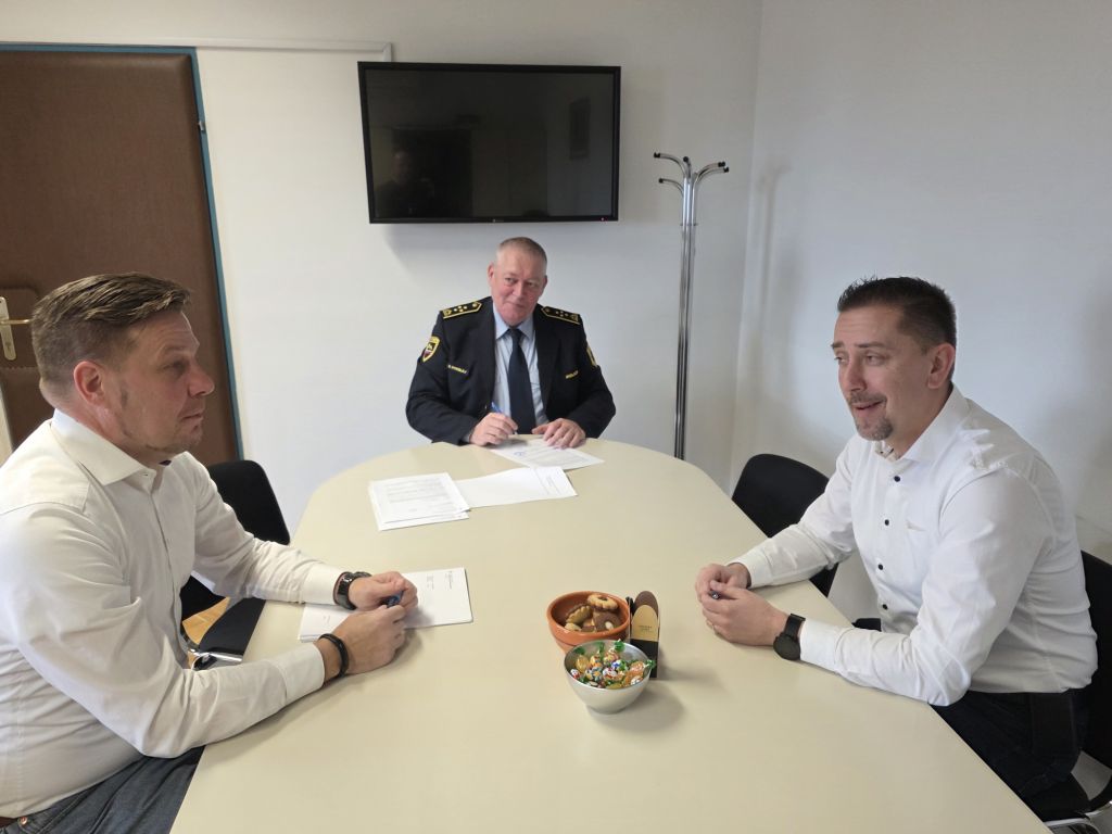 Z leve: Primož Donoša, Uroš Povalej, Dušan Žnidaršič