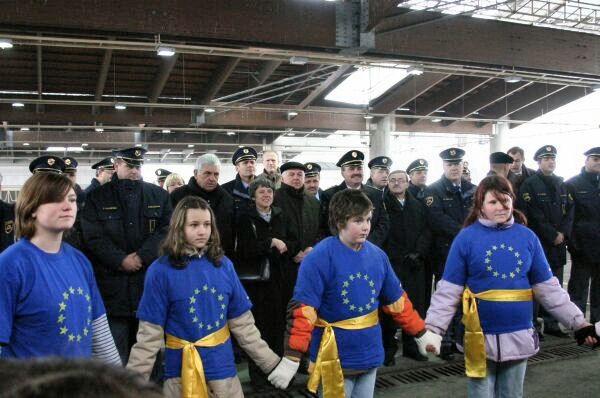 071221-Schengen_Sentilj02