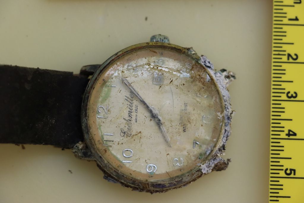 Rončna ura v razpadajočem stanju