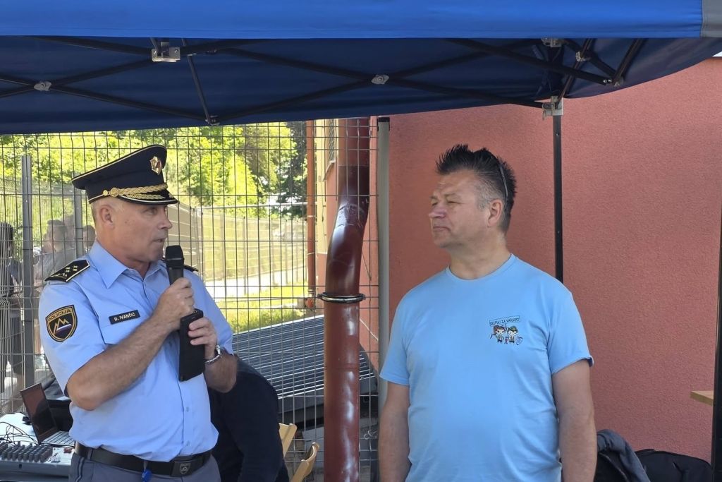 Direktor Policijske uprave Maribor Ivančić med nagovorom
