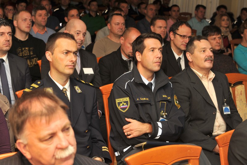 posvet policija16-14
