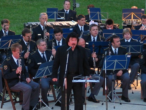 slika z dobrodelnega koncerta s tenoristom za Lions klub Vogersko, Kromberk, 2008