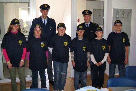 081014-Otrok_Policist01