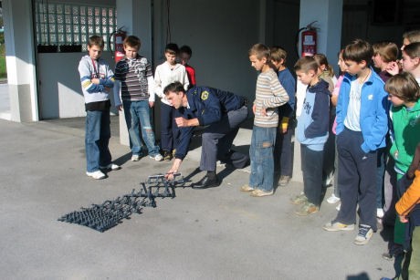 081014-Otrok_Policist04